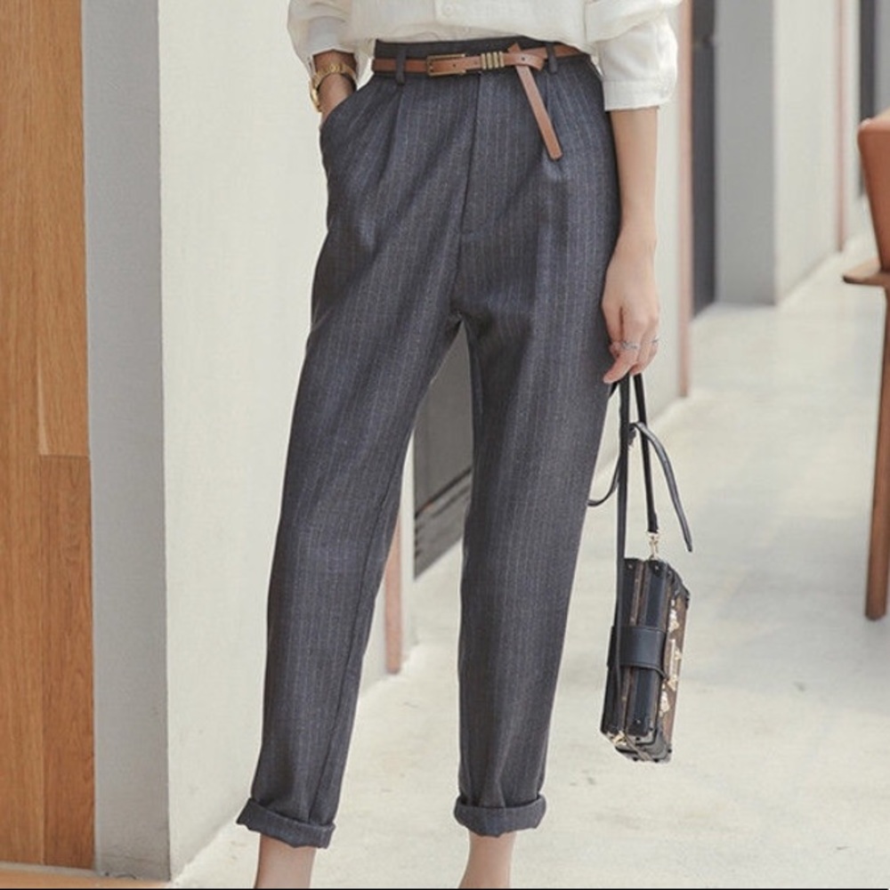 Pinstripe loose-fitting trousers